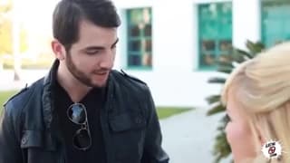 Esta loira desfruta de uma boa foda com ele!