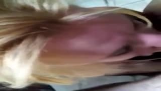 Milf loira sensual a divertir Milf loira sensual a divertir