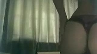 Uma morena quente com um corpo magnífico Uma morena quente com um corpo magnífico