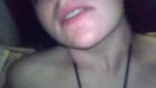 Este cara está fodendo este lindo pintinho na POV Este cara está fodendo este lindo pintinho na POV