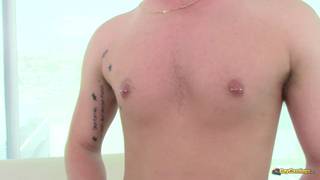 Jason Ackles muito excitado nesta cena porno!