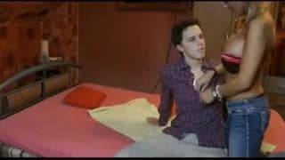 Ele perderá sua virgindade com uma prostituta Ele perderá sua virgindade com uma prostituta