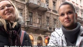 Elas fazem isso por dinheiro e gozam! Elas fazem isso por dinheiro e gozam!