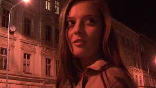 Ela quer todo ele nela e em seu rosto Ela quer todo ele nela e em seu rosto