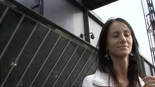 Com esta morena podemos desfrutar muito mais