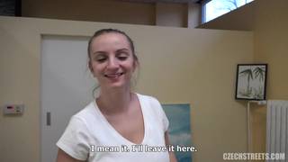 Uma massagista que quer ser bem penetrada