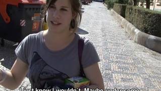 Ela gosta de ganhar dinheiro fazendo sexo