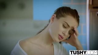 Duas jovens sexy e tesudas fodendo com prazer