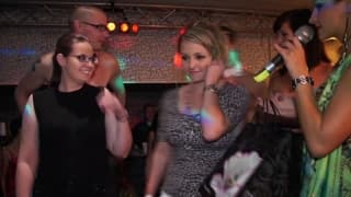 A melhor festa com essas putas divertidas