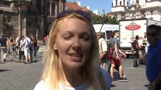 A loira tem um apetite sexual muito aberto A loira tem um apetite sexual muito aberto