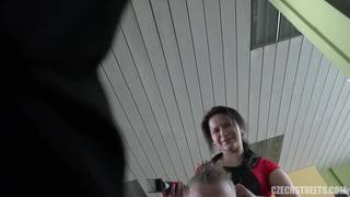 Cabeleireira faz mais do que era previsto Cabeleireira faz mais do que era previsto