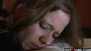 Gostosa atingindo o orgasmo com anel vibrador nos dedos! Gostosa atingindo o orgasmo com anel vibrador nos dedos!