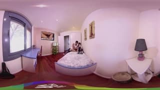 Ena Sweet divertindo-se em VR fantástico