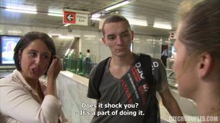 Un par de putas chupando rolas de estranhos!