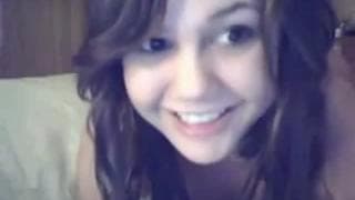 Uma puta safada e jovem na webcam ! Uma puta safada e jovem na webcam !