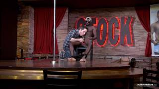 Uma deliciosa e privada sessão de prazer ! Uma deliciosa e privada sessão de prazer !