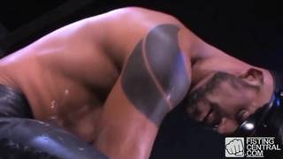 Matthieu Paris adora estar em cenas BDSM