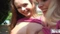 Uma pequena orgia com duas gostosas depois do futebol!