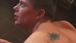 Uma sessão de sexo em grupo com boquete ! Uma sessão de sexo em grupo com boquete !