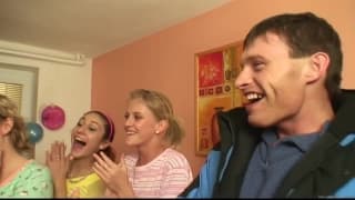 Festa de aniverário com muito sexo! Festa de aniverário com muito sexo!