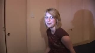 Câmara web quente de uma garota branca que fica muito excitada Câmara web quente de uma garota branca que fica muito excitada