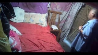 Este casal maduro animado dá duro e gostoso