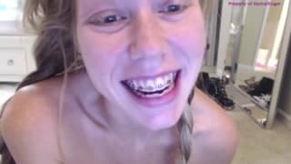 Ninfetinha nerd excita a bucetinha pra você Ninfetinha nerd excita a bucetinha pra você