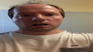 Masturbação silenciosa no meu banheiro