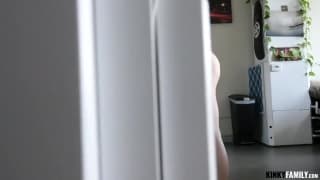 Em casa, sozinho, com sua irmã malcriada Alina West Em casa, sozinho, com sua irmã malcriada Alina West