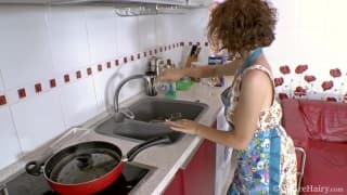 Sasha Pink esfregando sua cona apertada e cabeluda para você Sasha Pink esfregando sua cona apertada e cabeluda para você