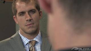 Landon saboreia a bunda de um cliente Landon saboreia a bunda de um cliente