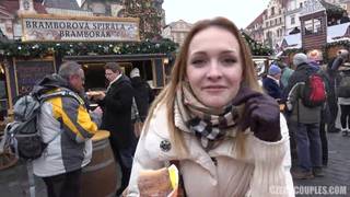 Essas lésbicas morenas se divertem em trio Essas lésbicas morenas se divertem em trio