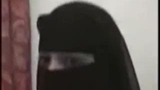 A esposa de um árabe é gravada fodendo A esposa de um árabe é gravada fodendo