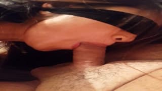 Ela coloca esse pau na boca para sugar !