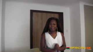 Mulher negra com bunda grande é fodida em POV de elenco