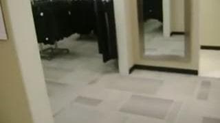 Gay se masturbando em pé e gravando !