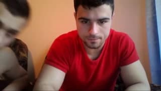 Dois amigos se masturbam juntos por diversão