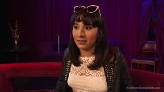 Um gangbang em um cinema para curtir muito