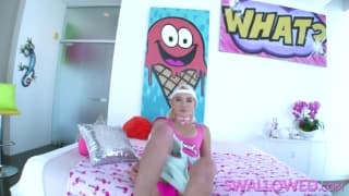 Zelda está sempre pronta para morder um pau gordo e suculento