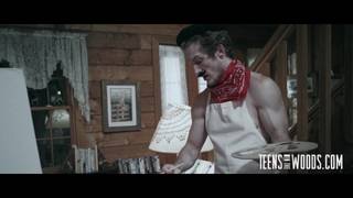 Gina Valentina é uma Teen dominada pelo perverso do pintor.