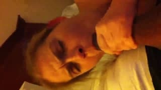 grava com seu celular chupando o pau grava com seu celular chupando o pau