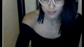 Cena amadora com uma morenaça em camera Cena amadora com uma morenaça em camera