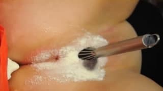 FAzendo um bolo na boceta desta mulher FAzendo um bolo na boceta desta mulher