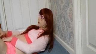 Cara vestido como uma mulher engole seu esperma