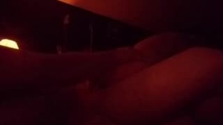 No escuro fodendo com a namorada em frente da irmã No escuro fodendo com a namorada em frente da irmã