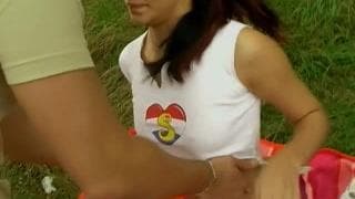 Gostosa foi estender sua roupa e ganhou sexo Gostosa foi estender sua roupa e ganhou sexo