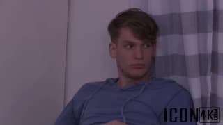 Sexo anal gostoso de homens gays jovens e cheios de tesão