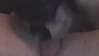 Com a máscara, ela chupa o pau inteiro Com a máscara, ela chupa o pau inteiro