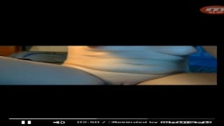 Tudo o que ela quer é mostrar-lhe a sua cona Tudo o que ela quer é mostrar-lhe a sua cona