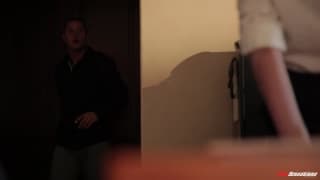 Essa miserável ruiva de fogo saudou com xana